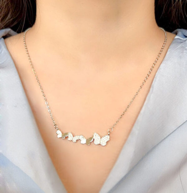 Butterflies Necklace and Earrings Set – A Symphony of Elegance and Grace